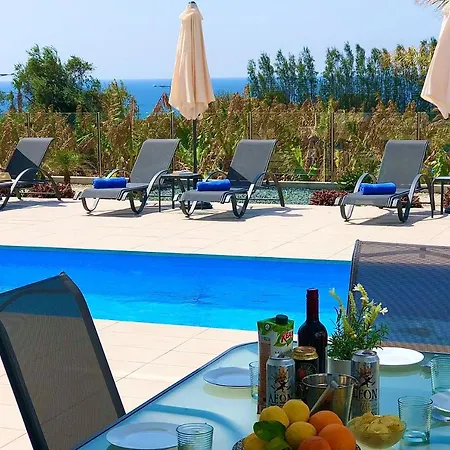 Sophia's Seaview Luxury וילה Paphos